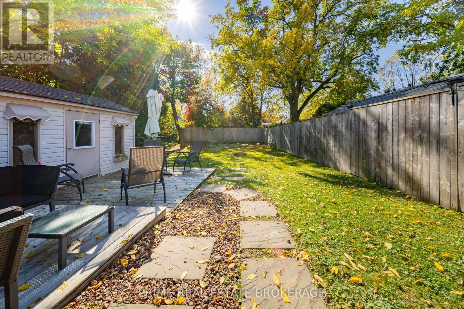 11 Briscoe Street E, London South, Ontario  N6C 1W8 - Photo 46 - X12473847