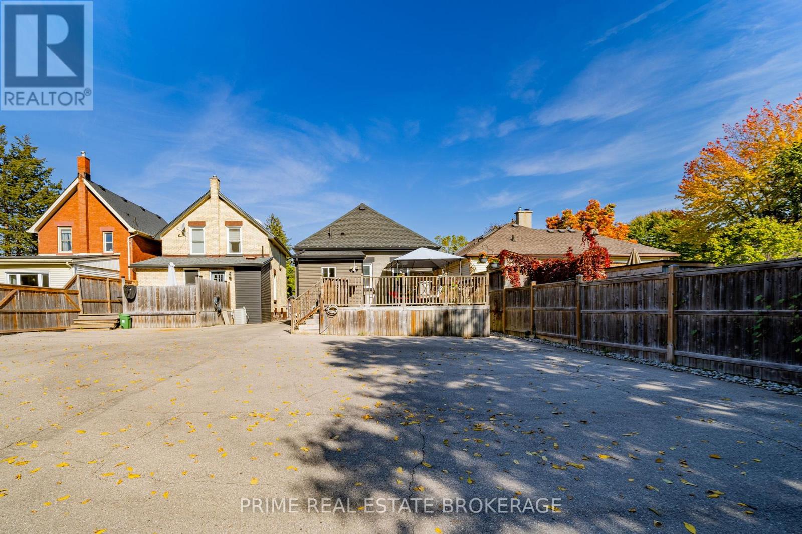 11 Briscoe Street E, London South, Ontario  N6C 1W8 - Photo 44 - X12473847