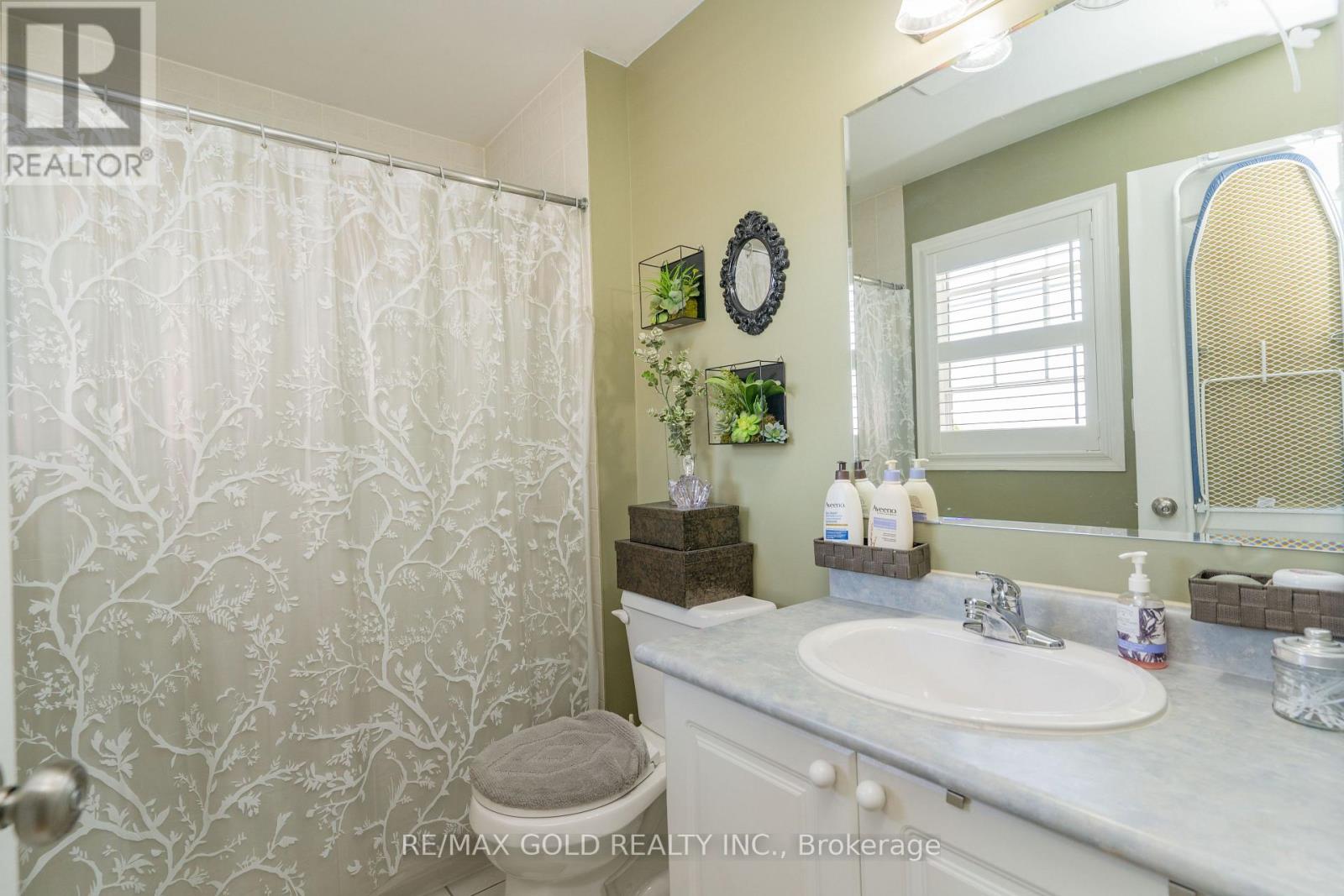 34 Jingle Crescent, Brampton, Ontario  L6S 0B2 - Photo 28 - W12477724