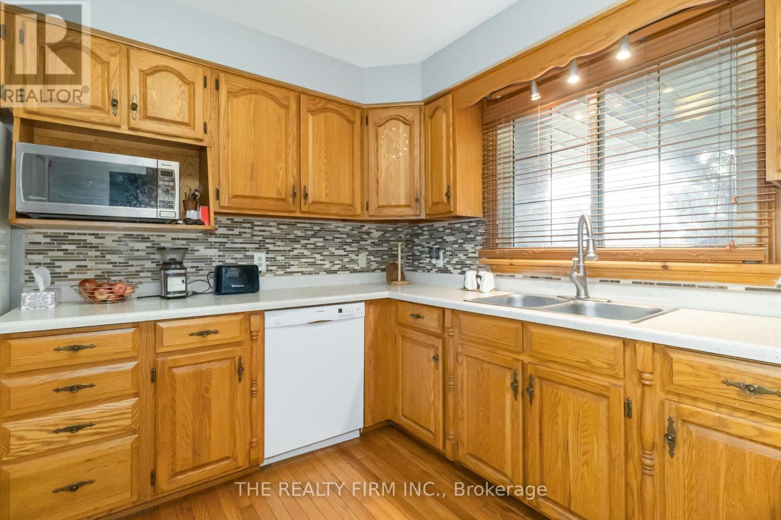 1132 Iroquois Crescent, Woodstock, Ontario  N4T 1C3 - Photo 10 - X12439764