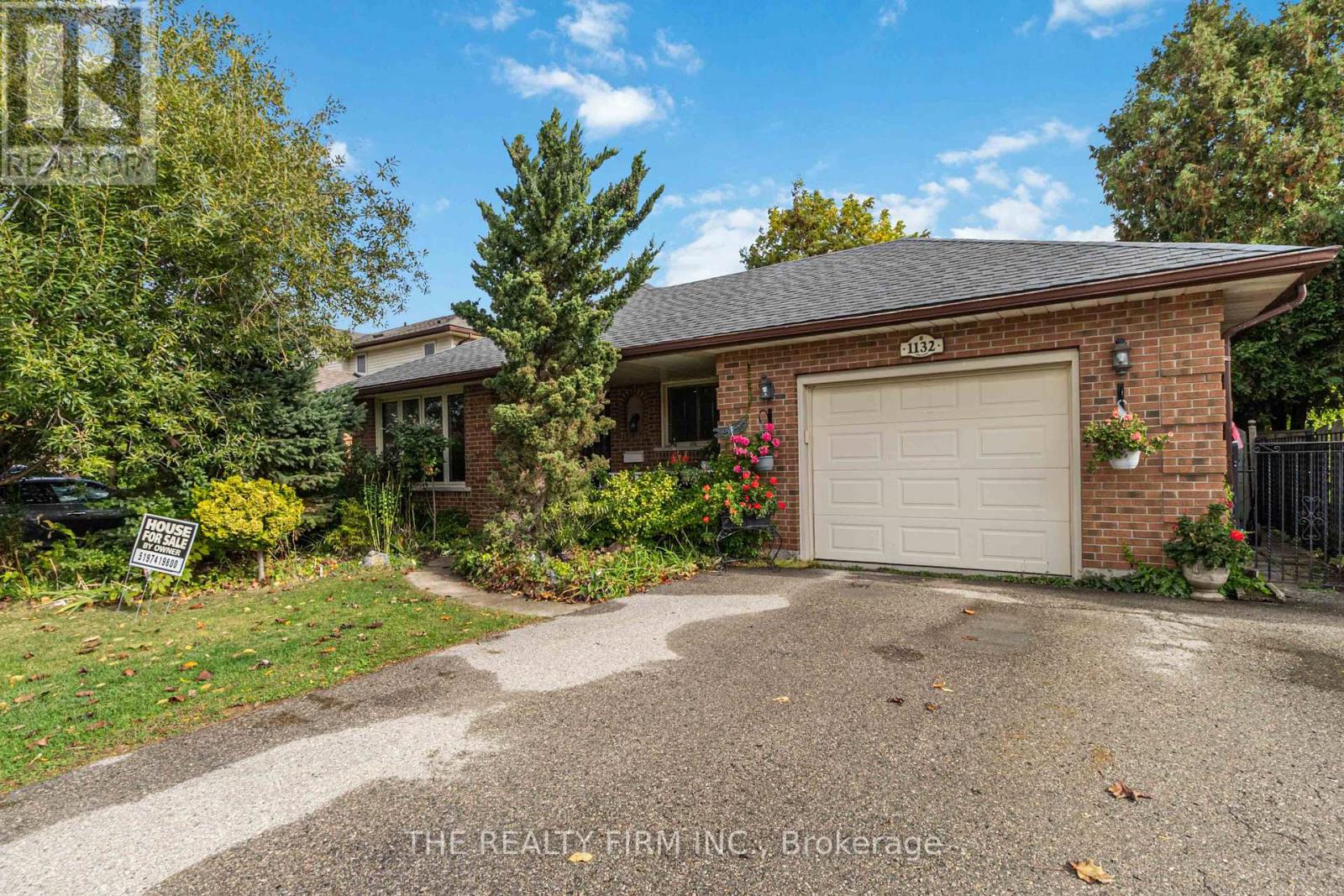 1132 Iroquois Crescent, Woodstock, Ontario  N4T 1C3 - Photo 2 - X12439764