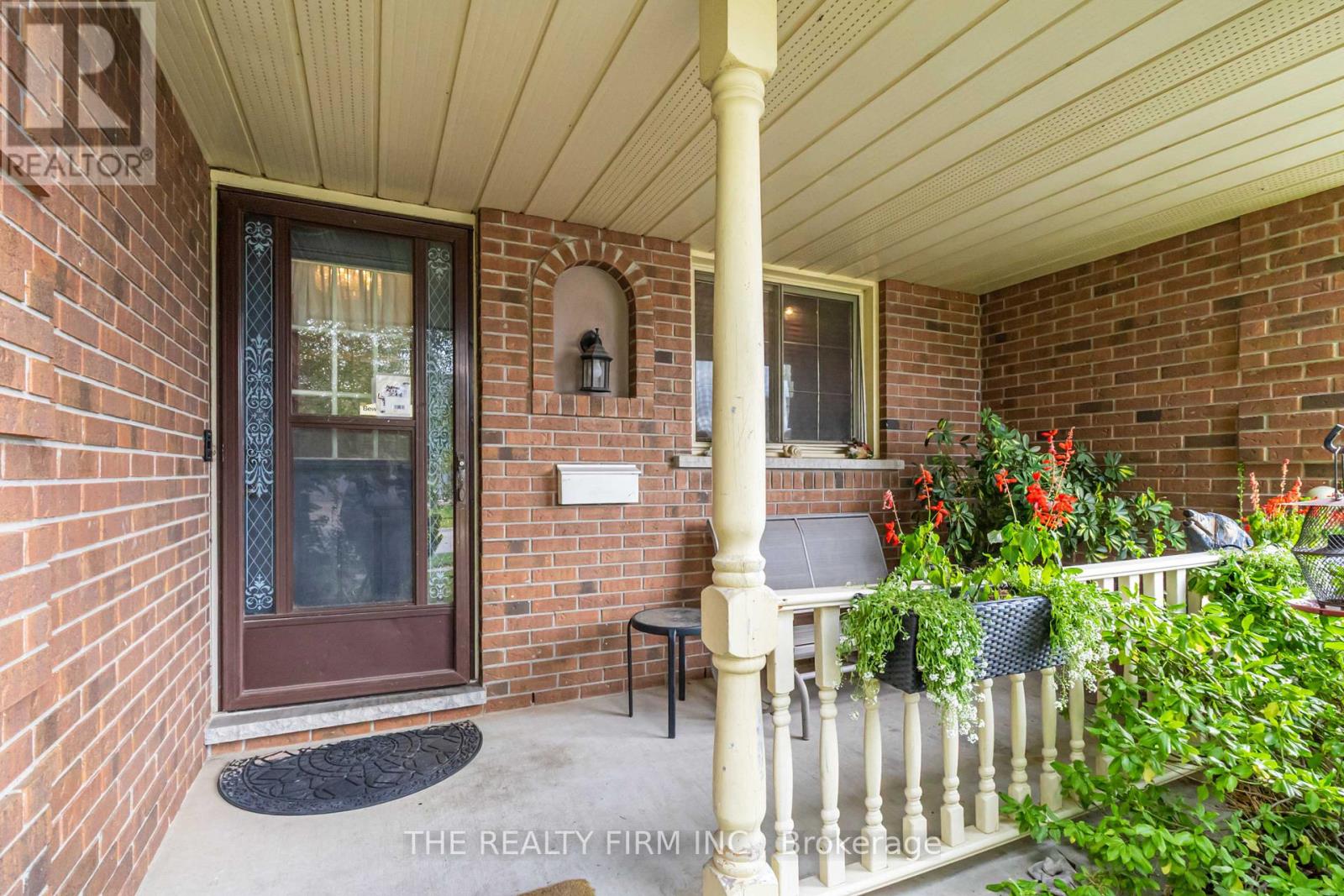 1132 Iroquois Crescent, Woodstock, Ontario  N4T 1C3 - Photo 3 - X12439764