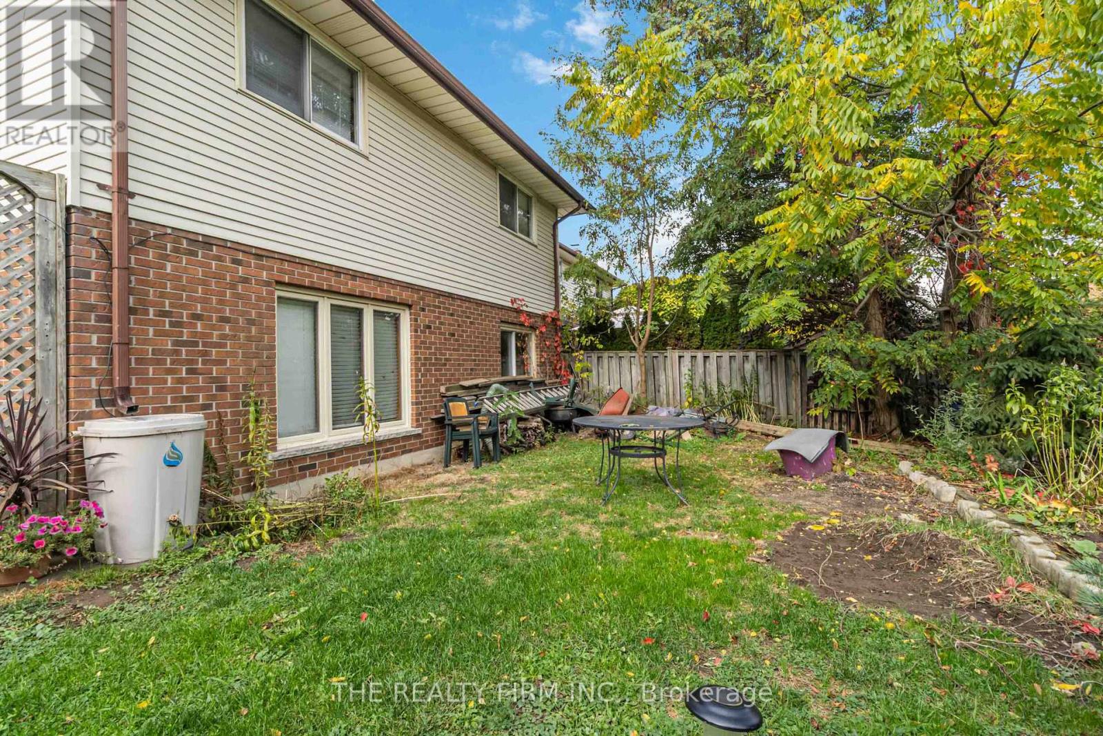 1132 Iroquois Crescent, Woodstock, Ontario  N4T 1C3 - Photo 33 - X12439764