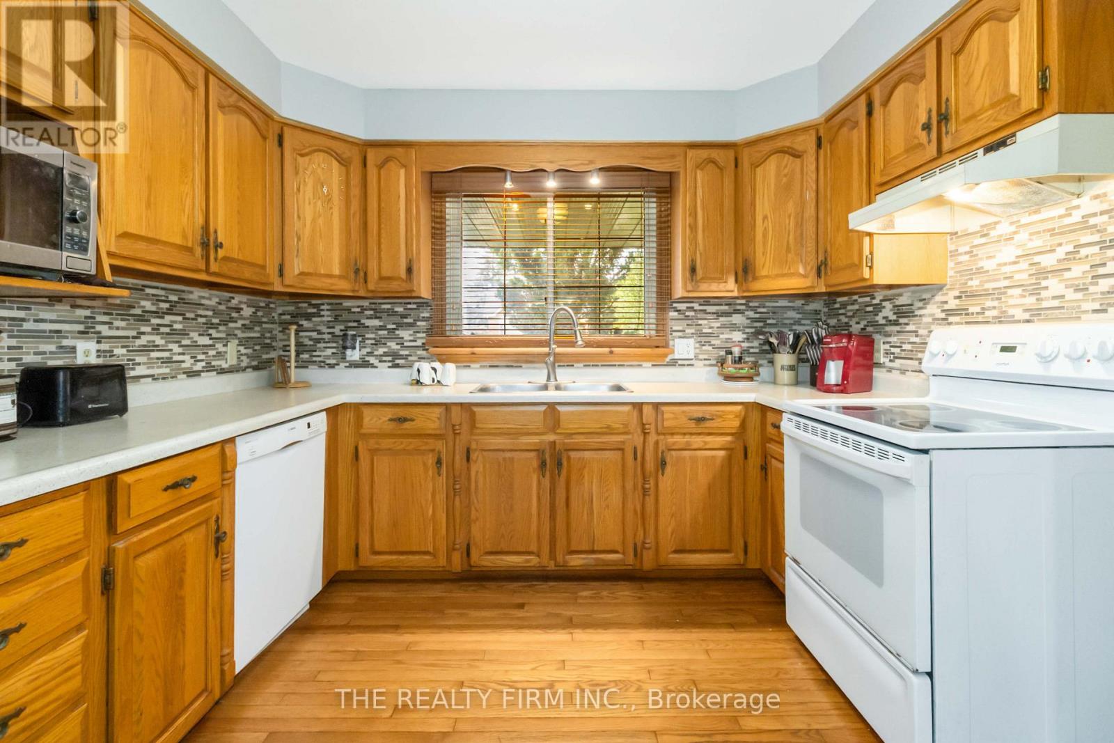 1132 Iroquois Crescent, Woodstock, Ontario  N4T 1C3 - Photo 9 - X12439764