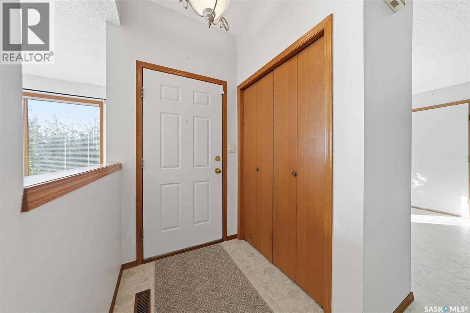 207 Nemeiben Road, Saskatoon, Saskatchewan  S7J 4S8 - Photo 3 - SK021543