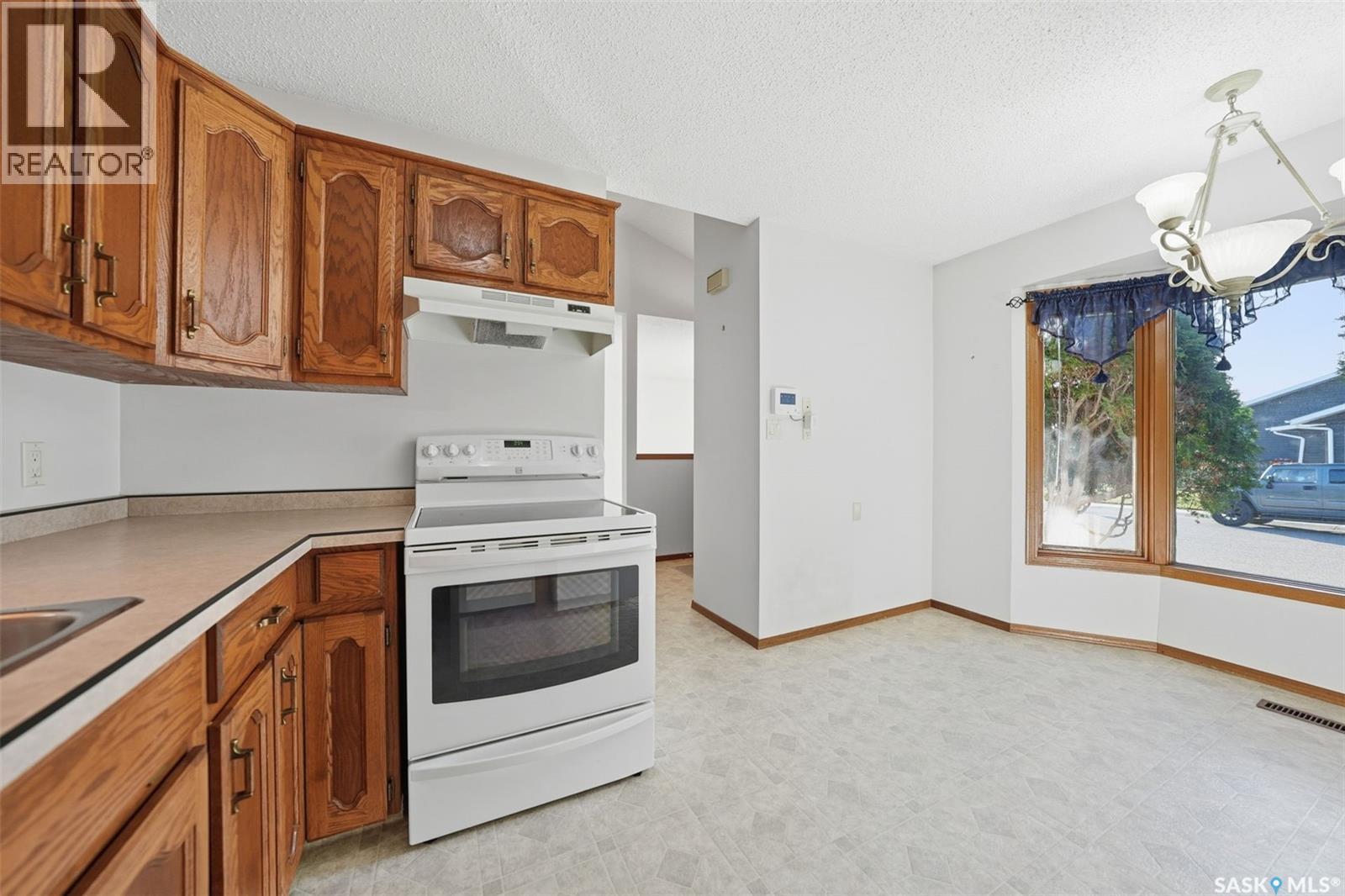 207 Nemeiben Road, Saskatoon, Saskatchewan  S7J 4S8 - Photo 7 - SK021543