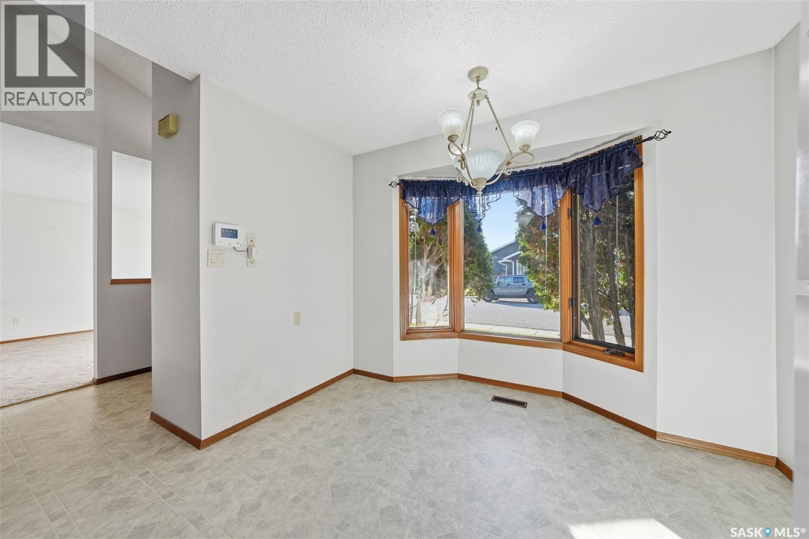 207 Nemeiben Road, Saskatoon, Saskatchewan  S7J 4S8 - Photo 8 - SK021543