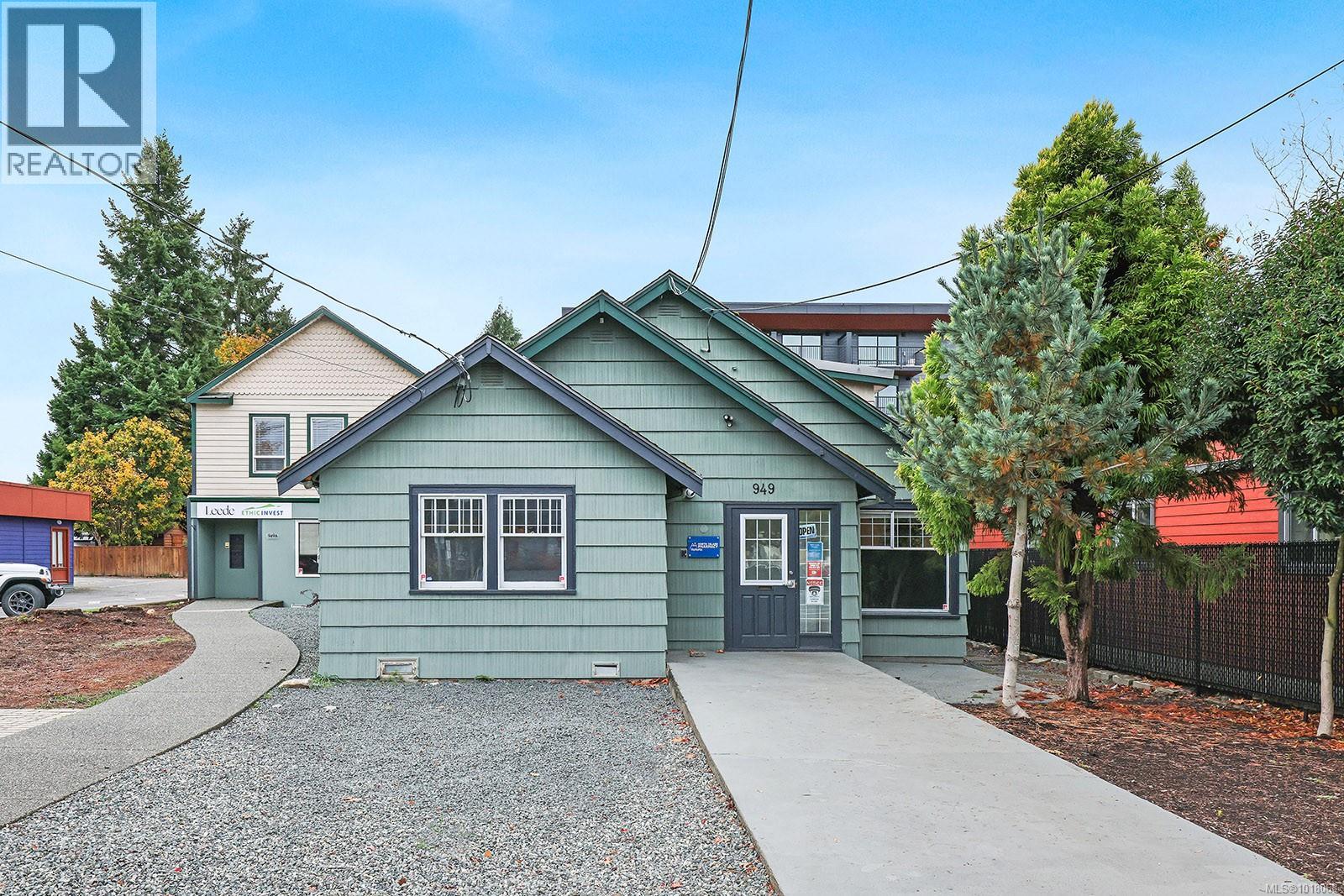 949 Fitzgerald Ave, Courtenay, British Columbia  V9N 2R6 - Photo 2 - 1018068