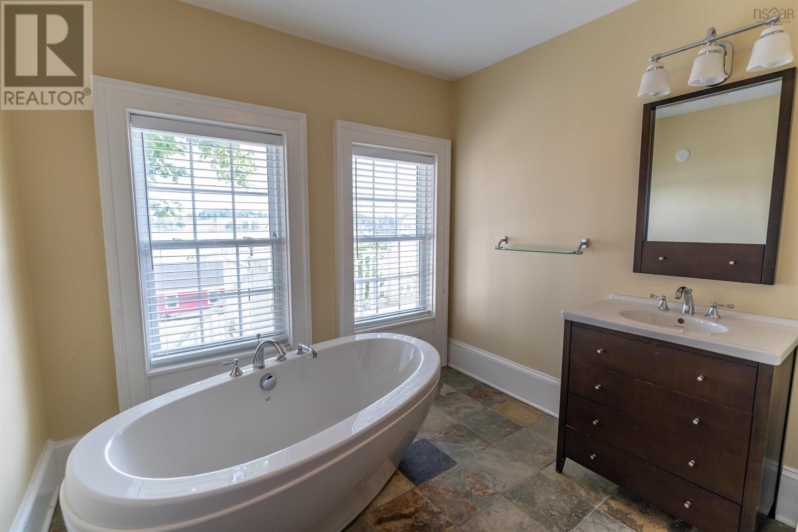 44 Montague Street, Lunenburg, Nova Scotia  B0J 2C0 - Photo 28 - 202524793