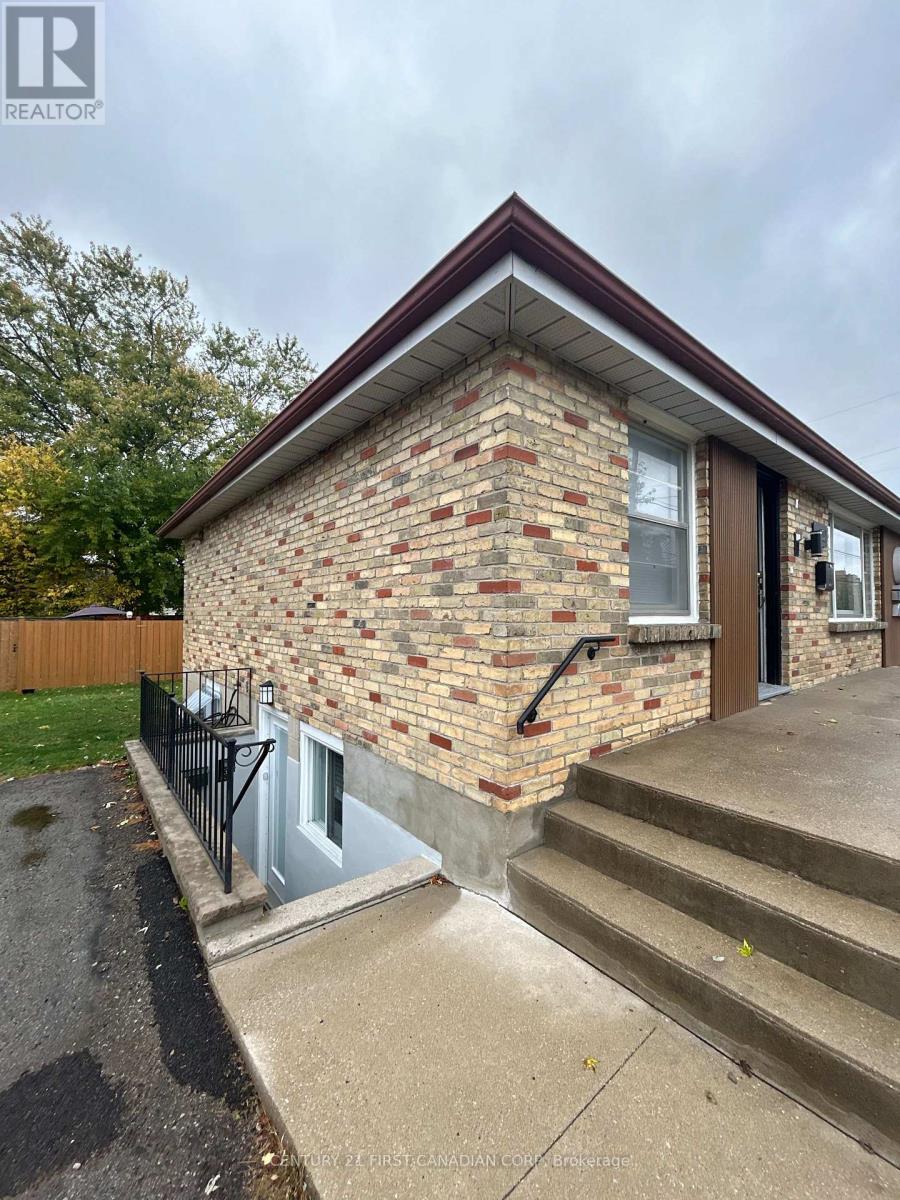 Unit 3 - Lower - 1473 Adelaide Street N, London North, Ontario  N5X 1K3 - Photo 2 - X12478094