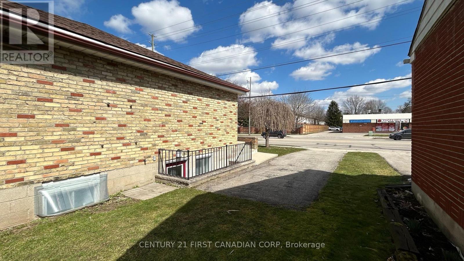Unit 3 - Lower - 1473 Adelaide Street N, London North, Ontario  N5X 1K3 - Photo 3 - X12478094