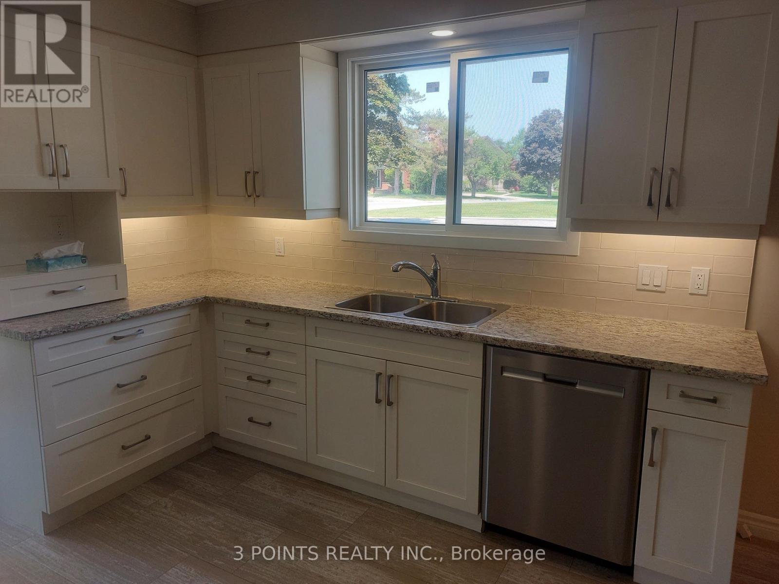 377 South Street S, Goderich, Ontario  N7A 3M7 - Photo 8 - X12478119