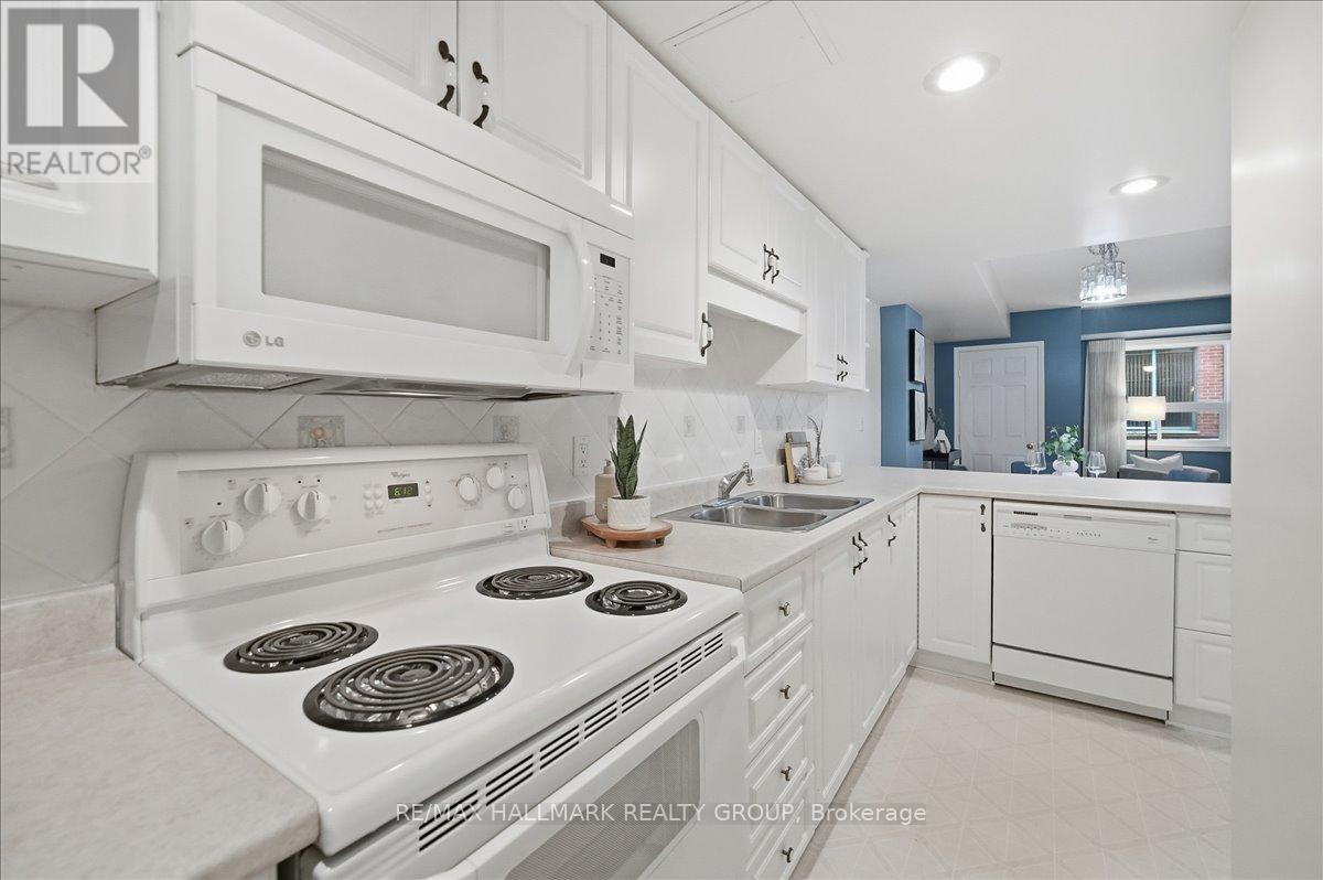 206 - 320 Centrum Boulevard, Ottawa, Ontario  K1E 3X9 - Photo 7 - X12478058