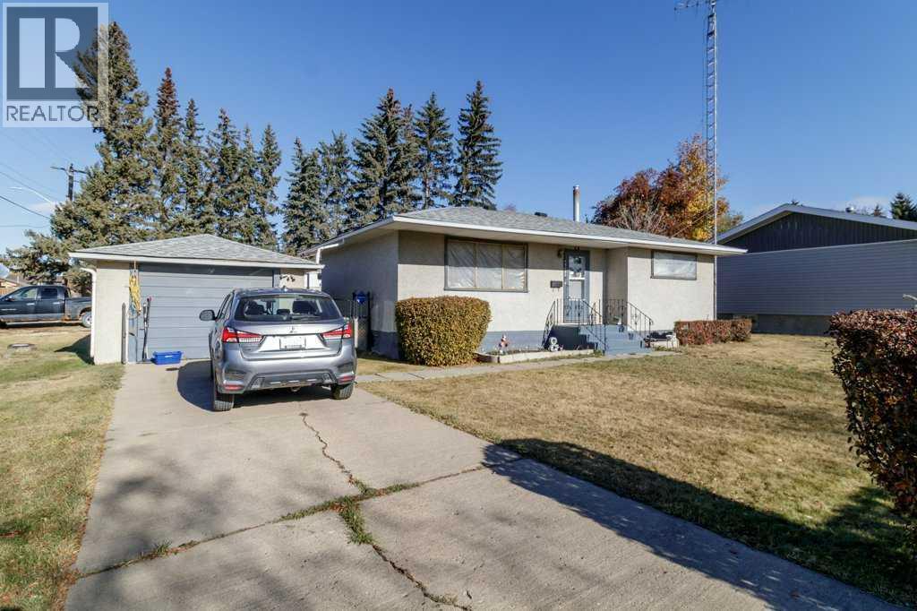4638 50 Avenue, Bentley, Alberta  T0C 0J0 - Photo 2 - A2265263
