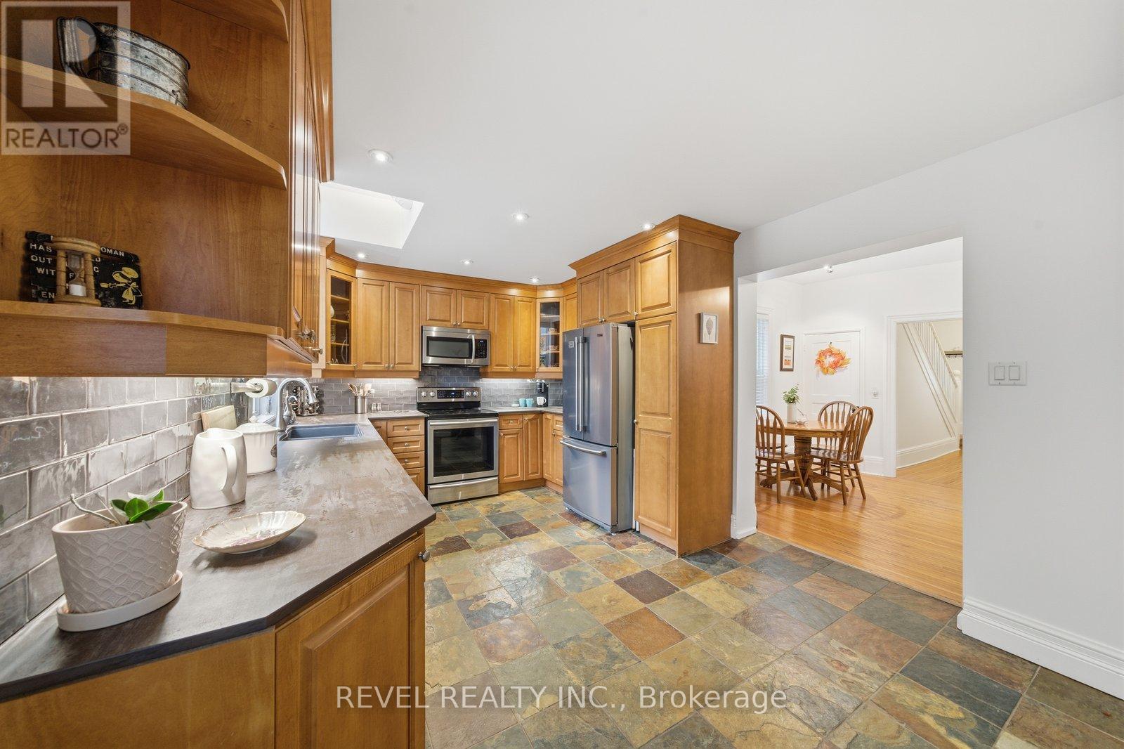 94 Elgin Street, Kawartha Lakes, Ontario  K9V 3W7 - Photo 16 - X12477359