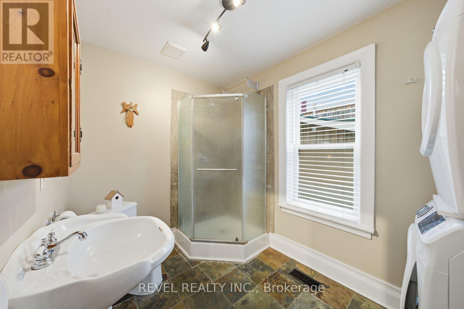 94 Elgin Street, Kawartha Lakes, Ontario  K9V 3W7 - Photo 20 - X12477359