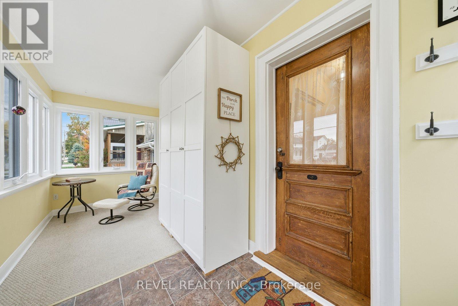 94 Elgin Street, Kawartha Lakes, Ontario  K9V 3W7 - Photo 8 - X12477359