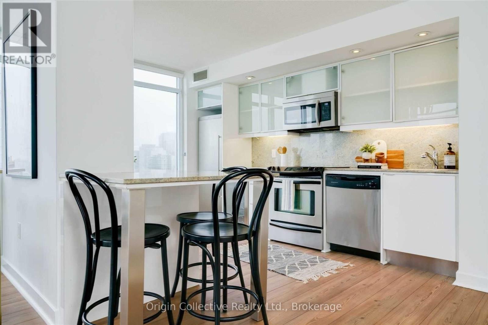 4010 - 25 Telegram Mews, Toronto, Ontario  M5V 3Z1 - Photo 11 - C12477779