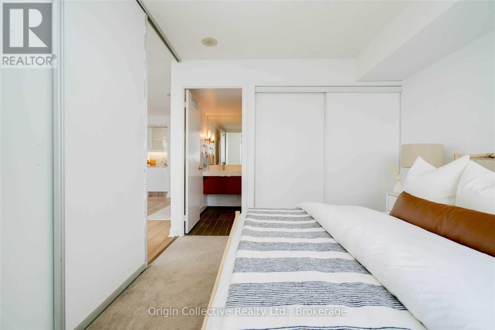4010 - 25 Telegram Mews, Toronto, Ontario  M5V 3Z1 - Photo 12 - C12477779
