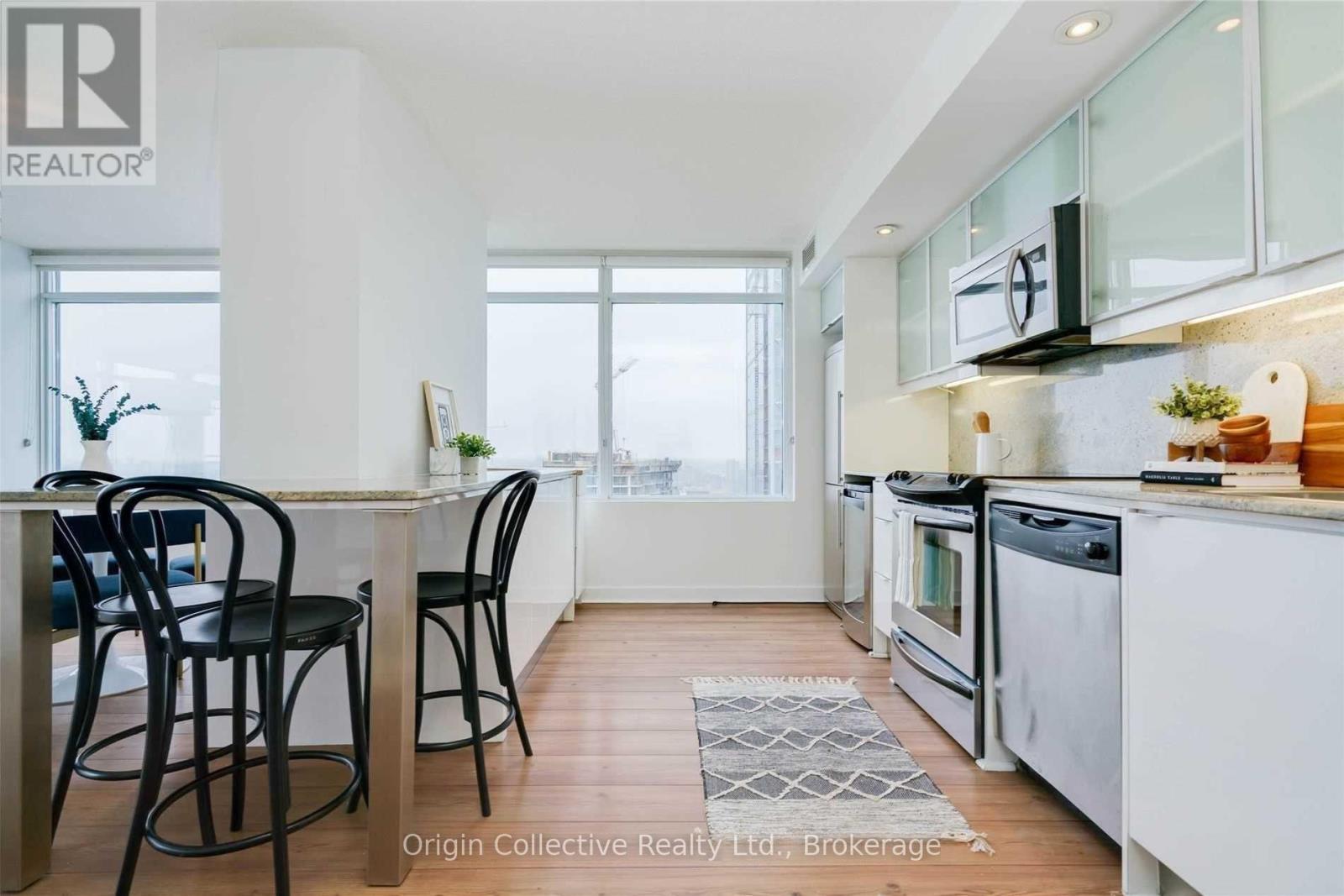 4010 - 25 Telegram Mews, Toronto, Ontario  M5V 3Z1 - Photo 9 - C12477779