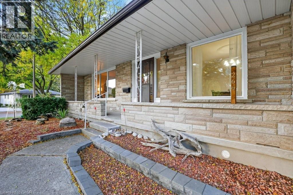 Property at 266 GRANGEWOOD Court image 4