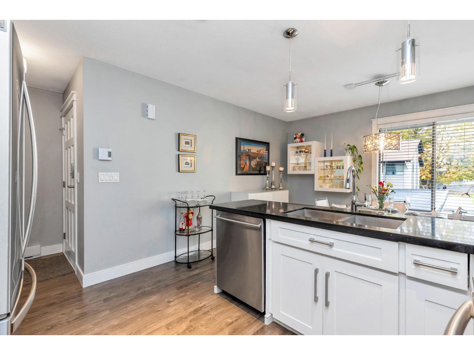 8 33136 Mill Lake Road, Abbotsford, British Columbia  V2S 2A5 - Photo 7 - R3057786