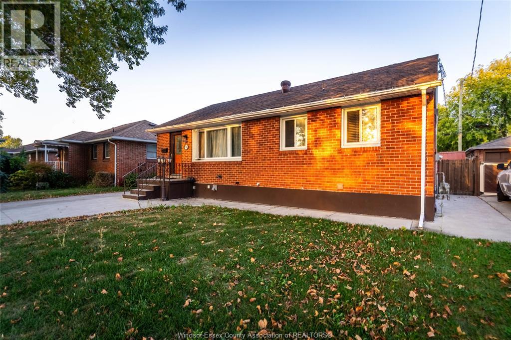 1568 Chandler, Windsor, Ontario  N8Y 4P7 - Photo 2 - 25026949