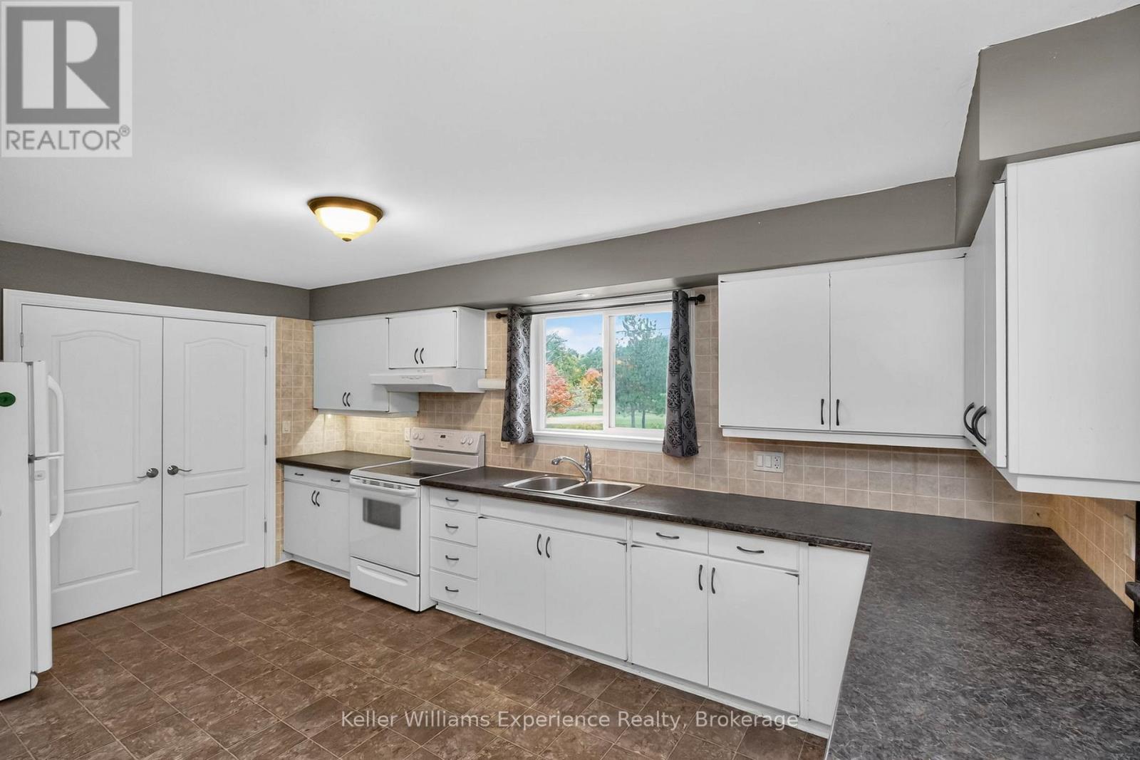 1504 Golf Link Road, Midland, Ontario  L4R 5L4 - Photo 6 - S12478175