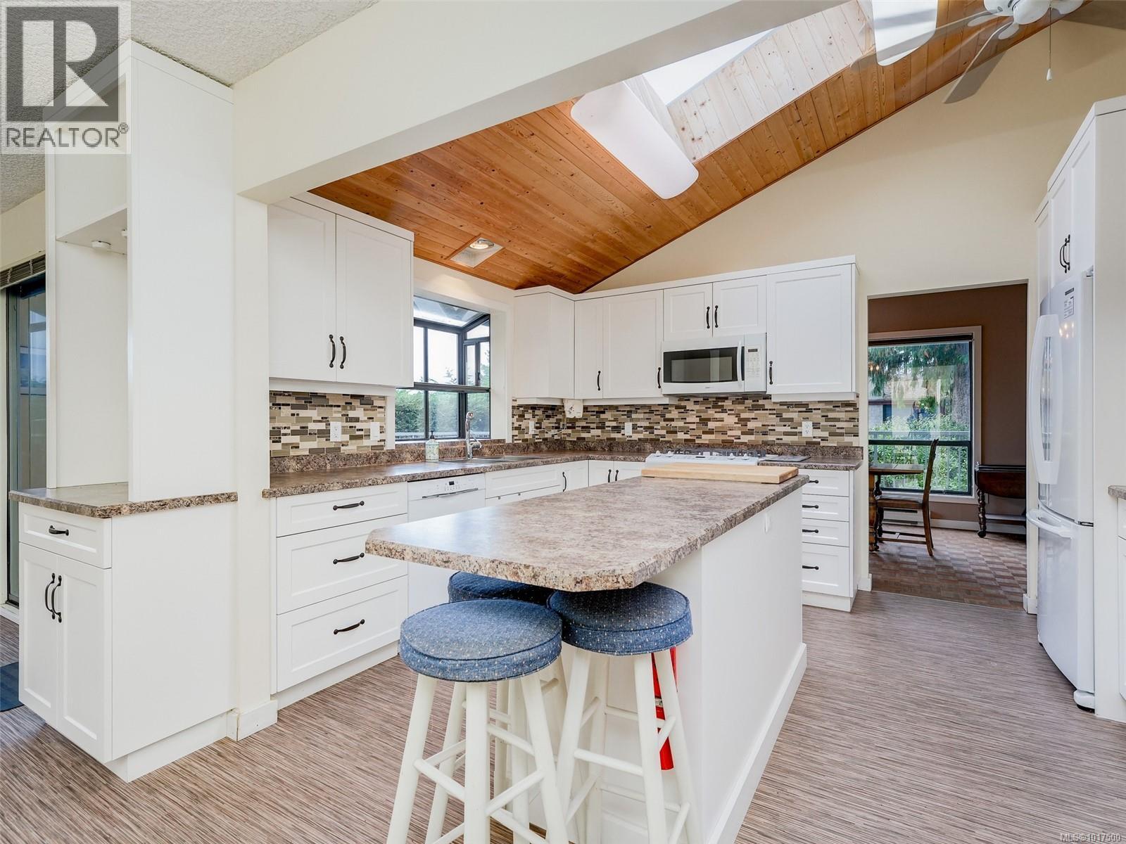 3198 Ilona Pl, Colwood, British Columbia  V9B 5C8 - Photo 10 - 1017500