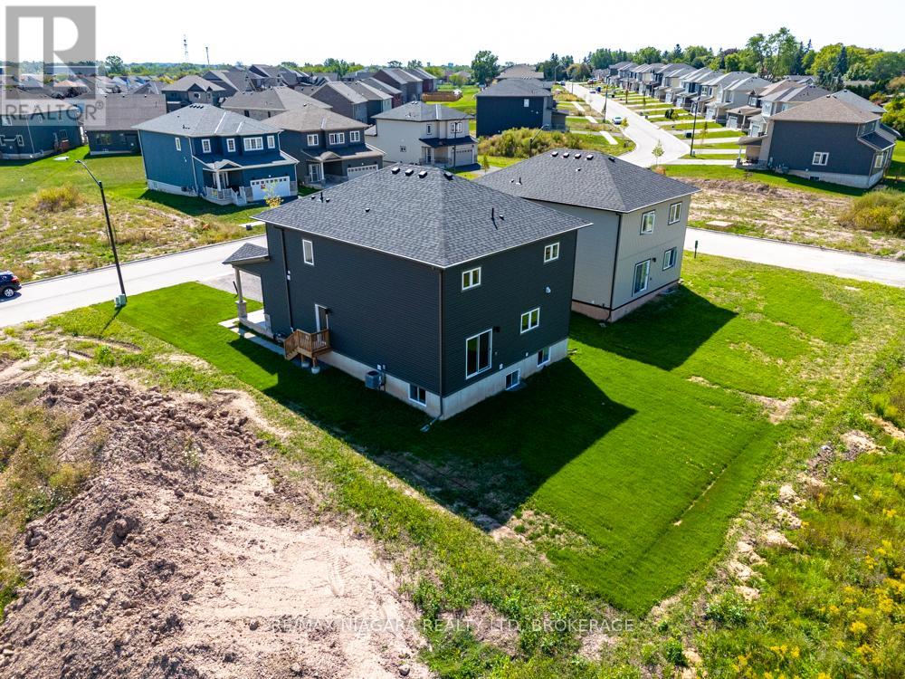 Lower - 158 Hillcrest Road, Port Colborne (Main Street), Ontario  L3K 6E4 - Photo 12 - X12478150