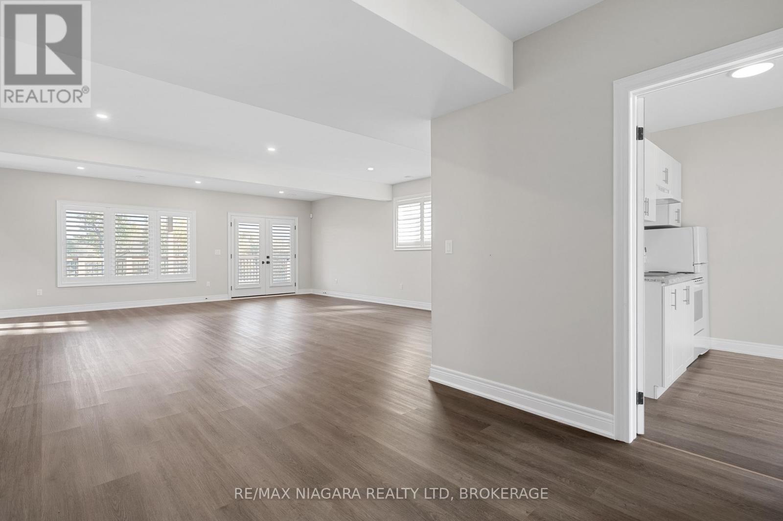 252 Colbeck Drive, Welland, Ontario  L3C 0B4 - Photo 28 - X12478160