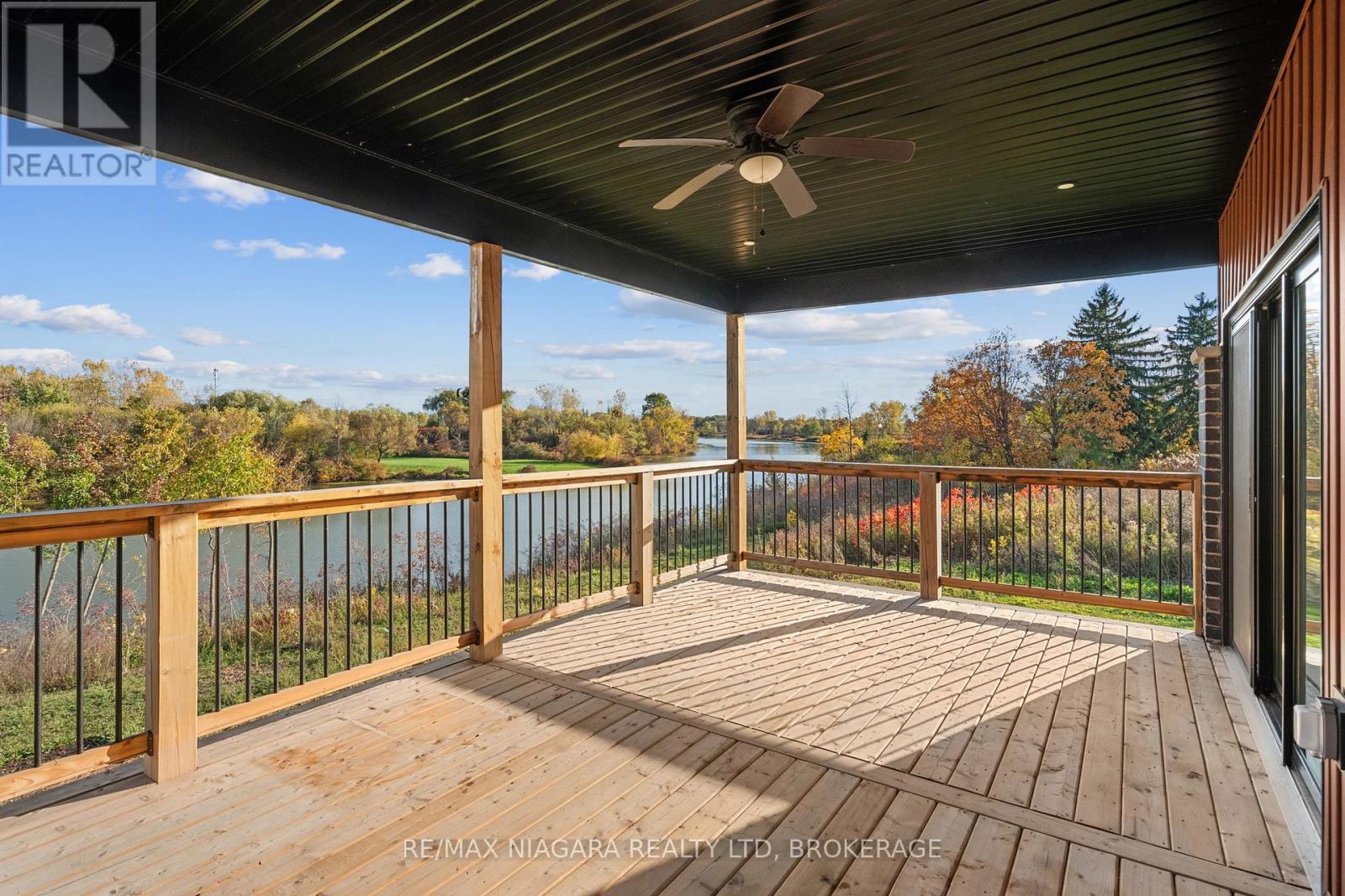 252 Colbeck Drive, Welland, Ontario  L3C 0B4 - Photo 5 - X12478160