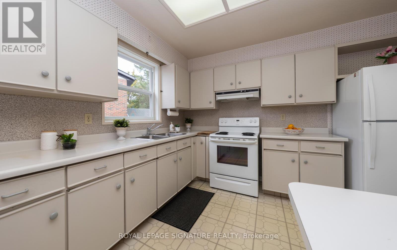 69 Kilkenny Drive, Toronto, Ontario  M1W 1J9 - Photo 11 - E12477766