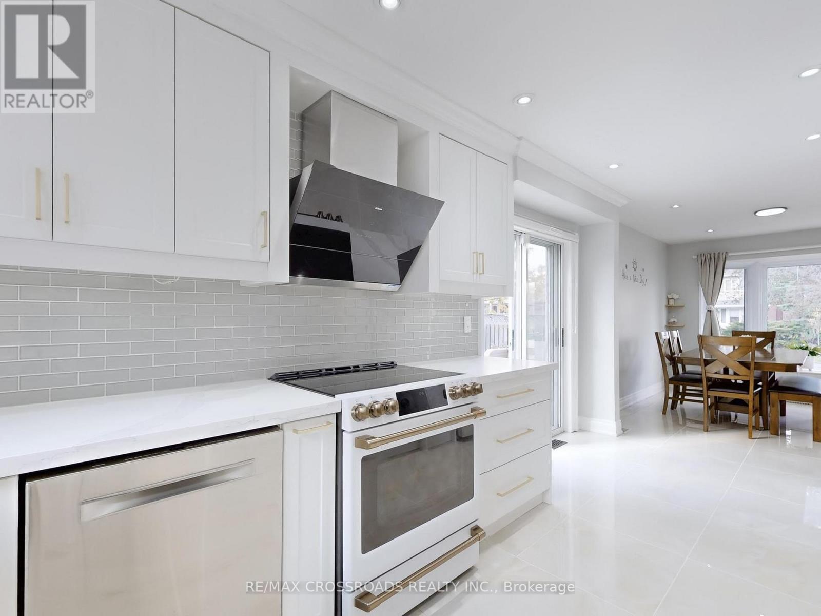 49 King Louis Crescent, Toronto, Ontario  M1T 2X1 - Photo 14 - E12477814
