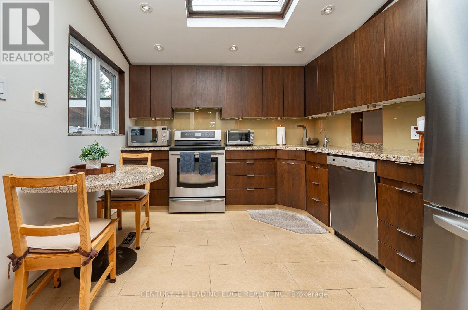 4 Rosswood Crescent, Toronto, Ontario  M1P 3N2 - Photo 12 - E12477875