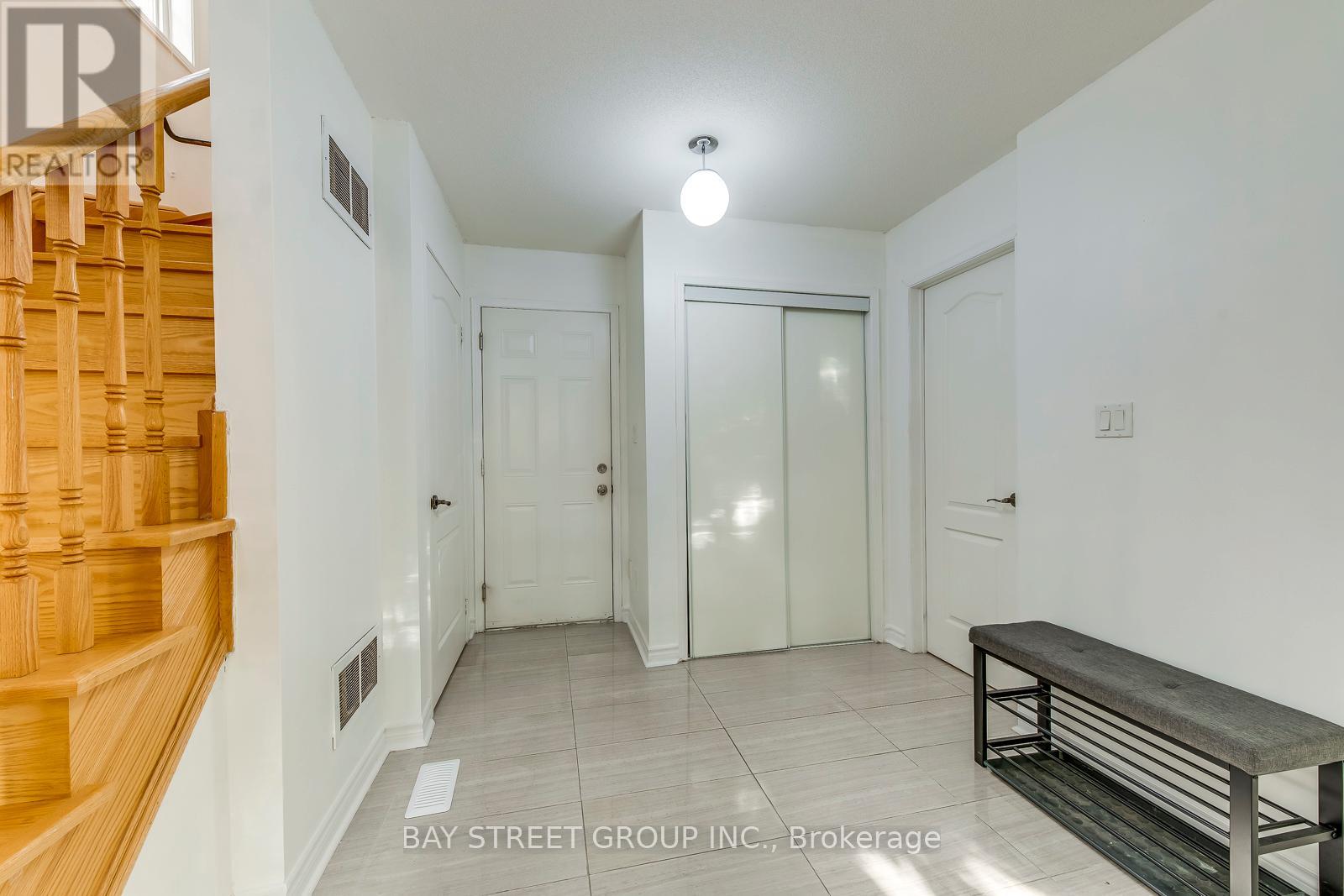 34 Stagecoach Circle S, Toronto, Ontario  M1C 0A1 - Photo 5 - E12477913