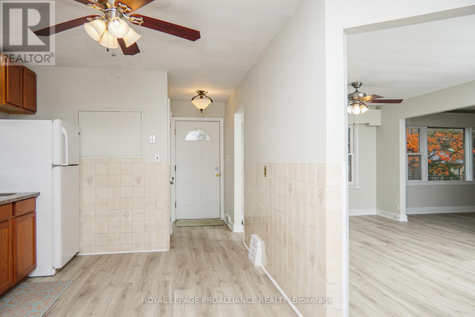 8 Reynolds Crescent, Belleville, Ontario  K8P 2W7 - Photo 12 - X12478169