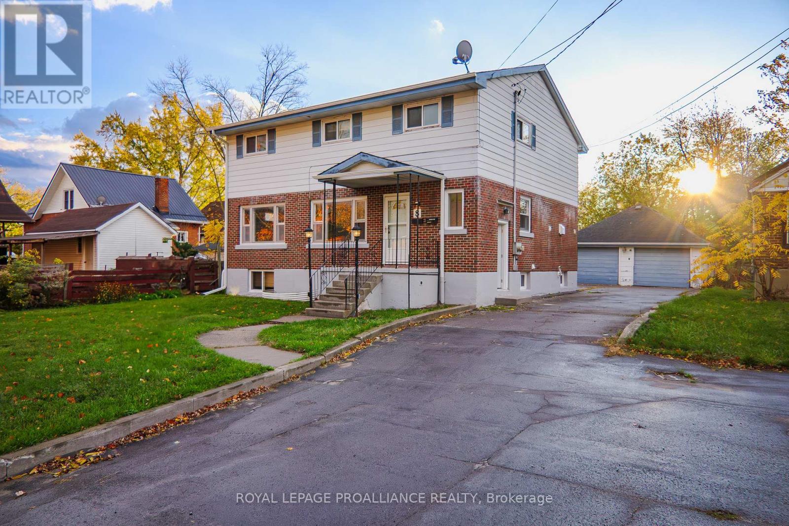 8 Reynolds Crescent, Belleville, Ontario  K8P 2W7 - Photo 3 - X12478169