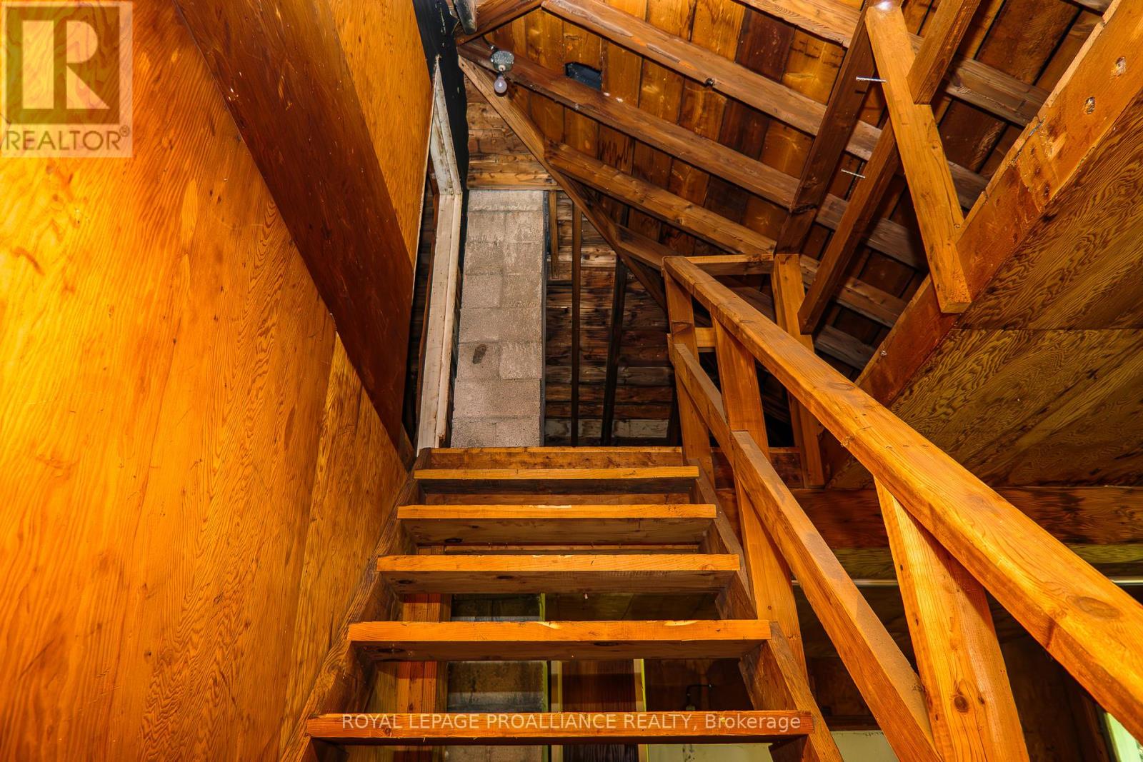 8 Reynolds Crescent, Belleville (Belleville Ward), Ontario  K8P 2W7 - Photo 44 - X12478169