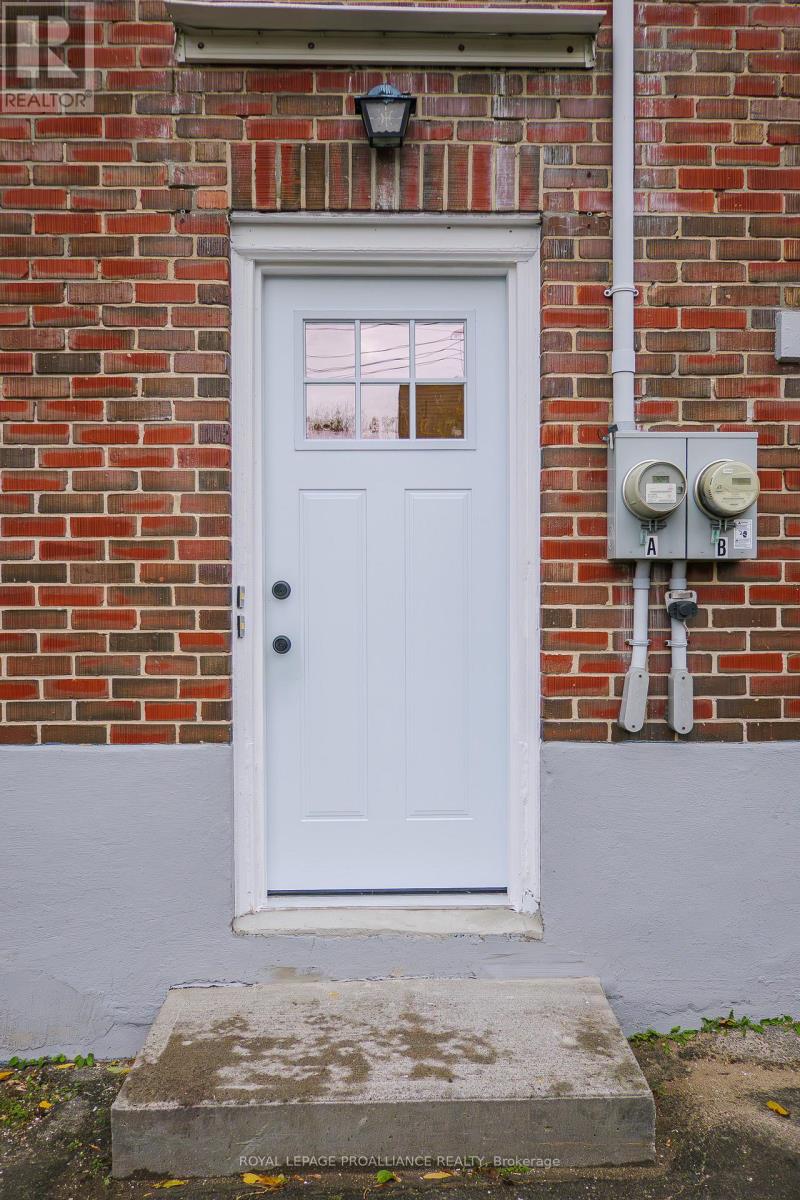 8 Reynolds Crescent, Belleville, Ontario  K8P 2W7 - Photo 6 - X12478169