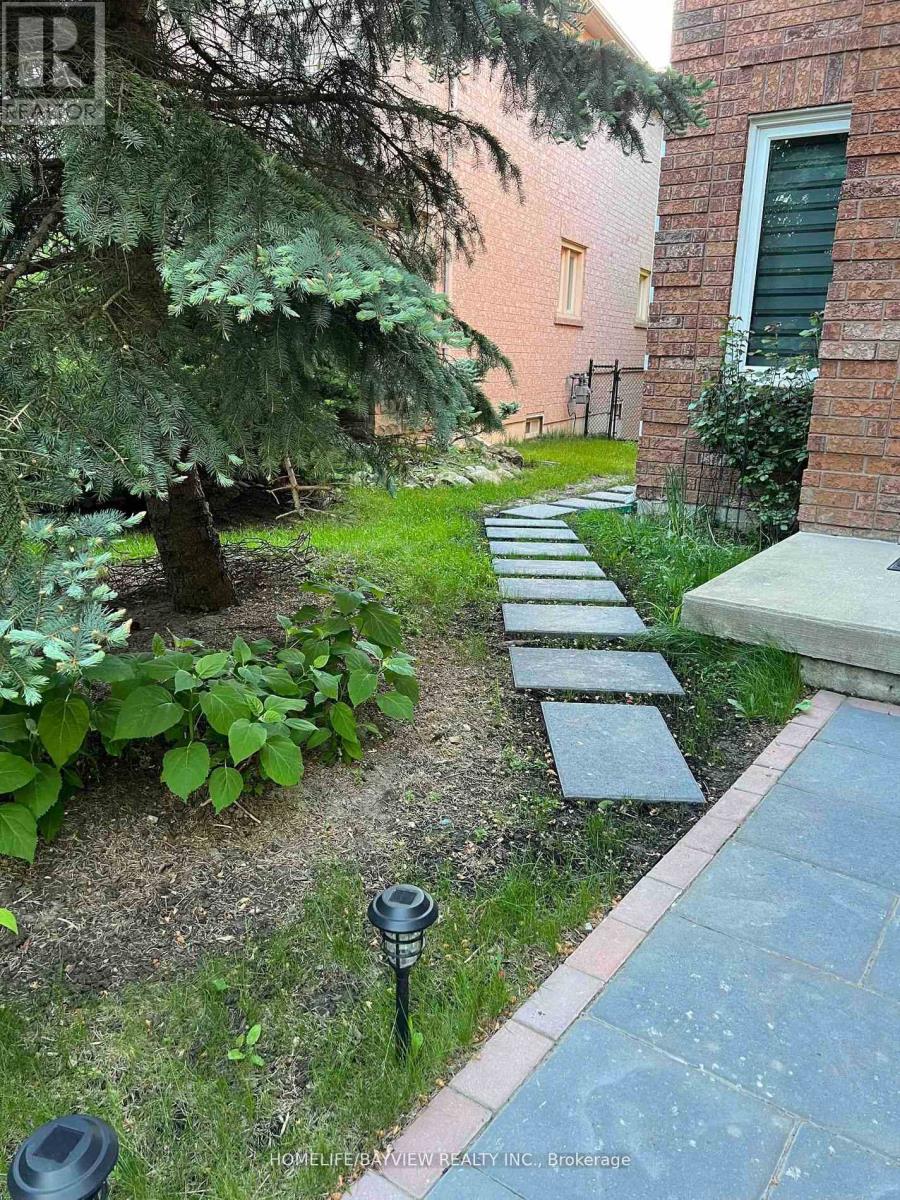 Lower - 136 Pinnacle Trail, Aurora, Ontario  L4G 7G7 - Photo 2 - N12477792