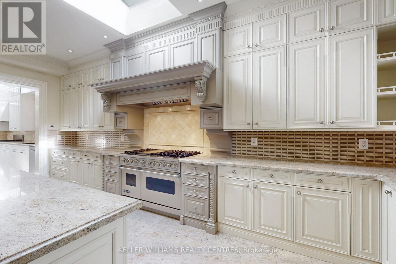 33 Maple Grove Avenue, Richmond Hill, Ontario  L4E 2V1 - Photo 15 - N12477798
