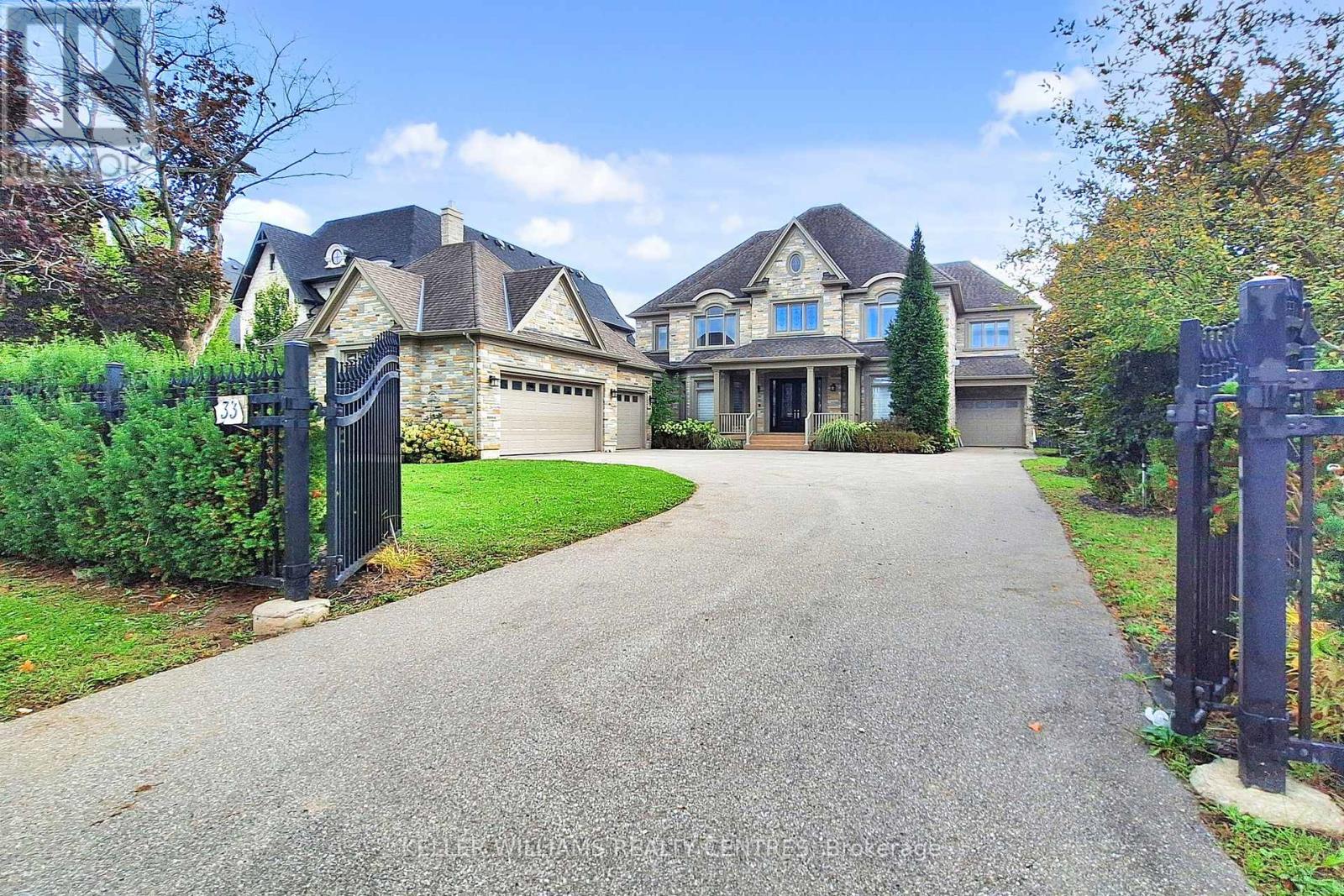 33 Maple Grove Avenue, Richmond Hill, Ontario  L4E 2V1 - Photo 3 - N12477798