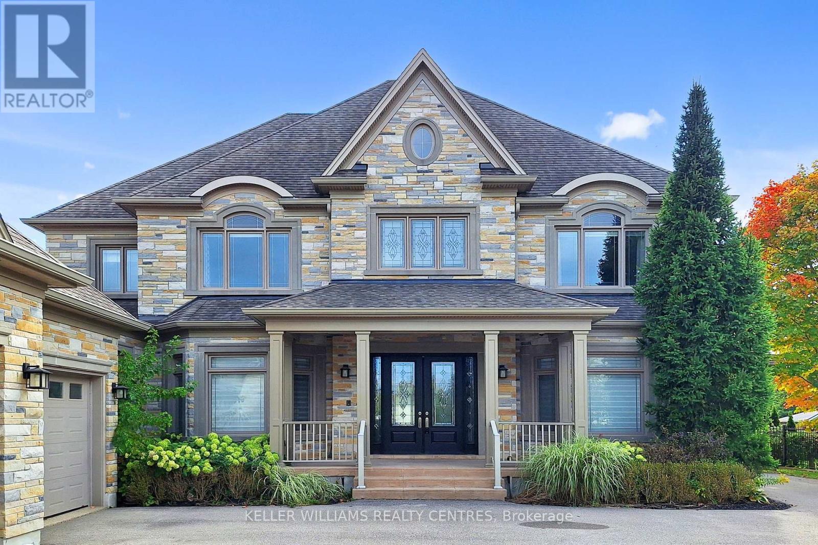 33 Maple Grove Avenue, Richmond Hill, Ontario  L4E 2V1 - Photo 5 - N12477798