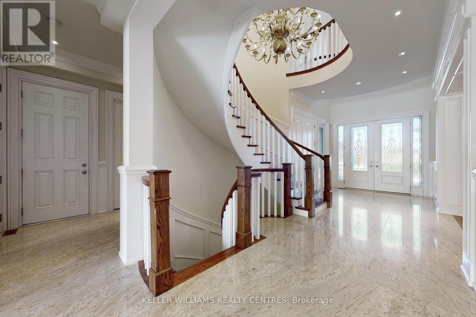33 Maple Grove Avenue, Richmond Hill, Ontario  L4E 2V1 - Photo 7 - N12477798