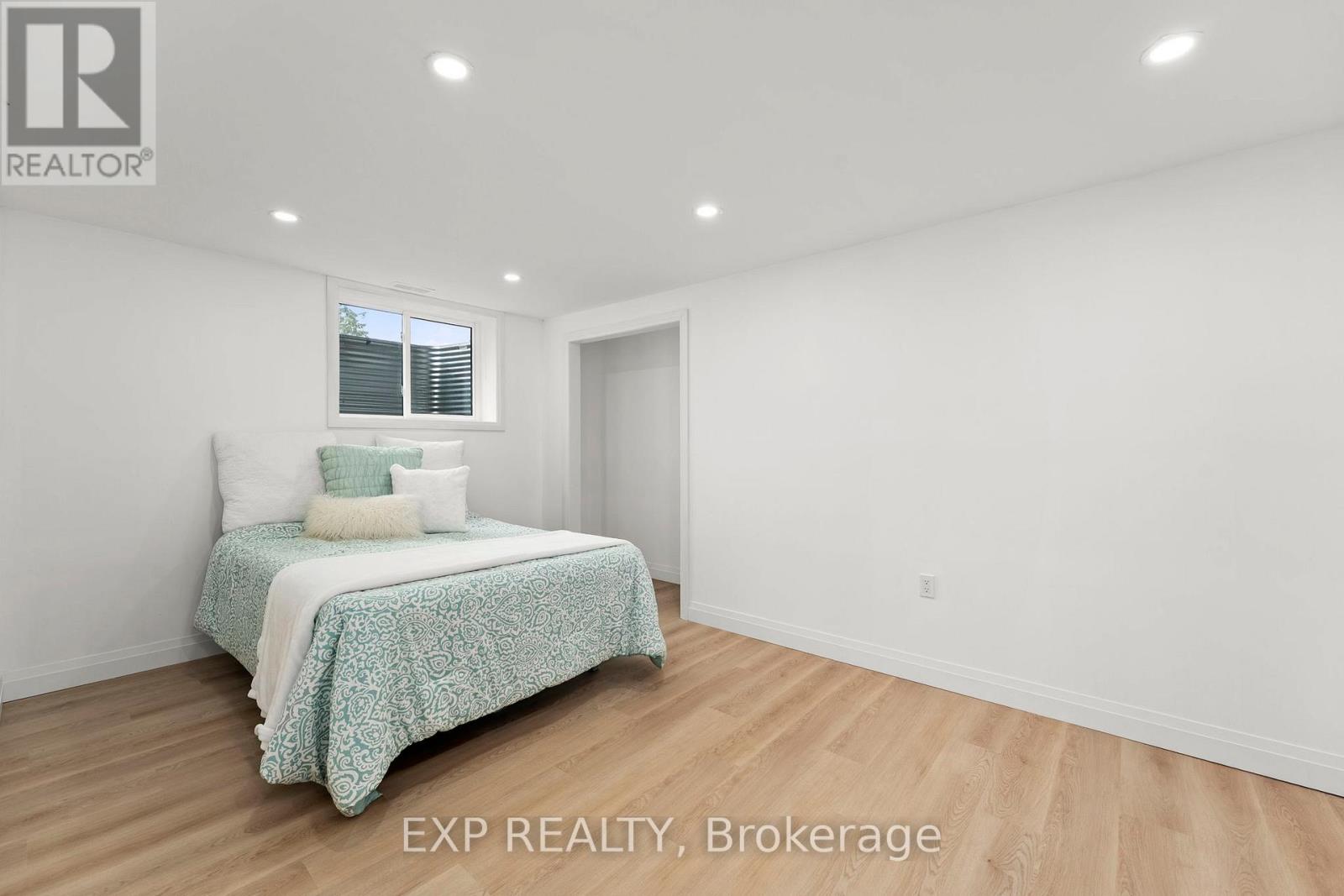 838 Elmwood Street, Georgina, Ontario  L4P 3E9 - Photo 45 - N12477802