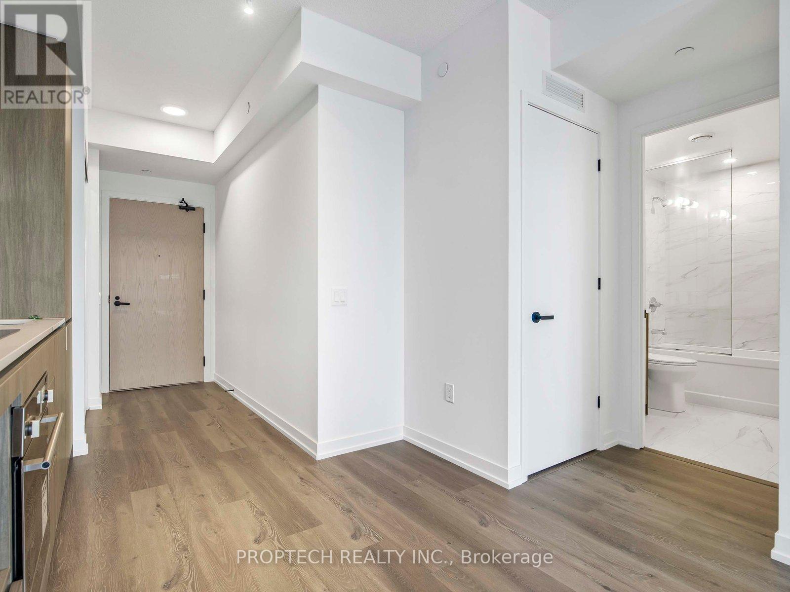 28 Interchange Way, Vaughan, Ontario  L4K 0P8 - Photo 11 - N12477812