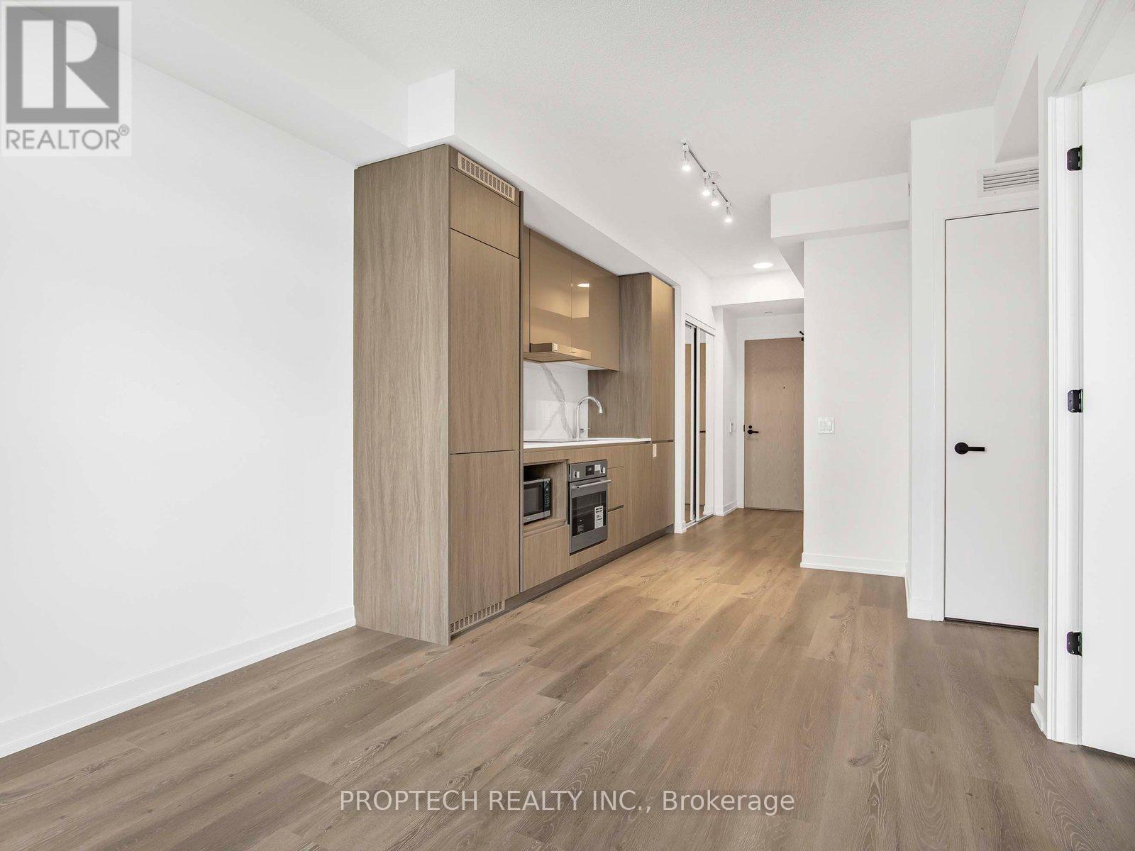 28 Interchange Way, Vaughan, Ontario  L4K 0P8 - Photo 8 - N12477812