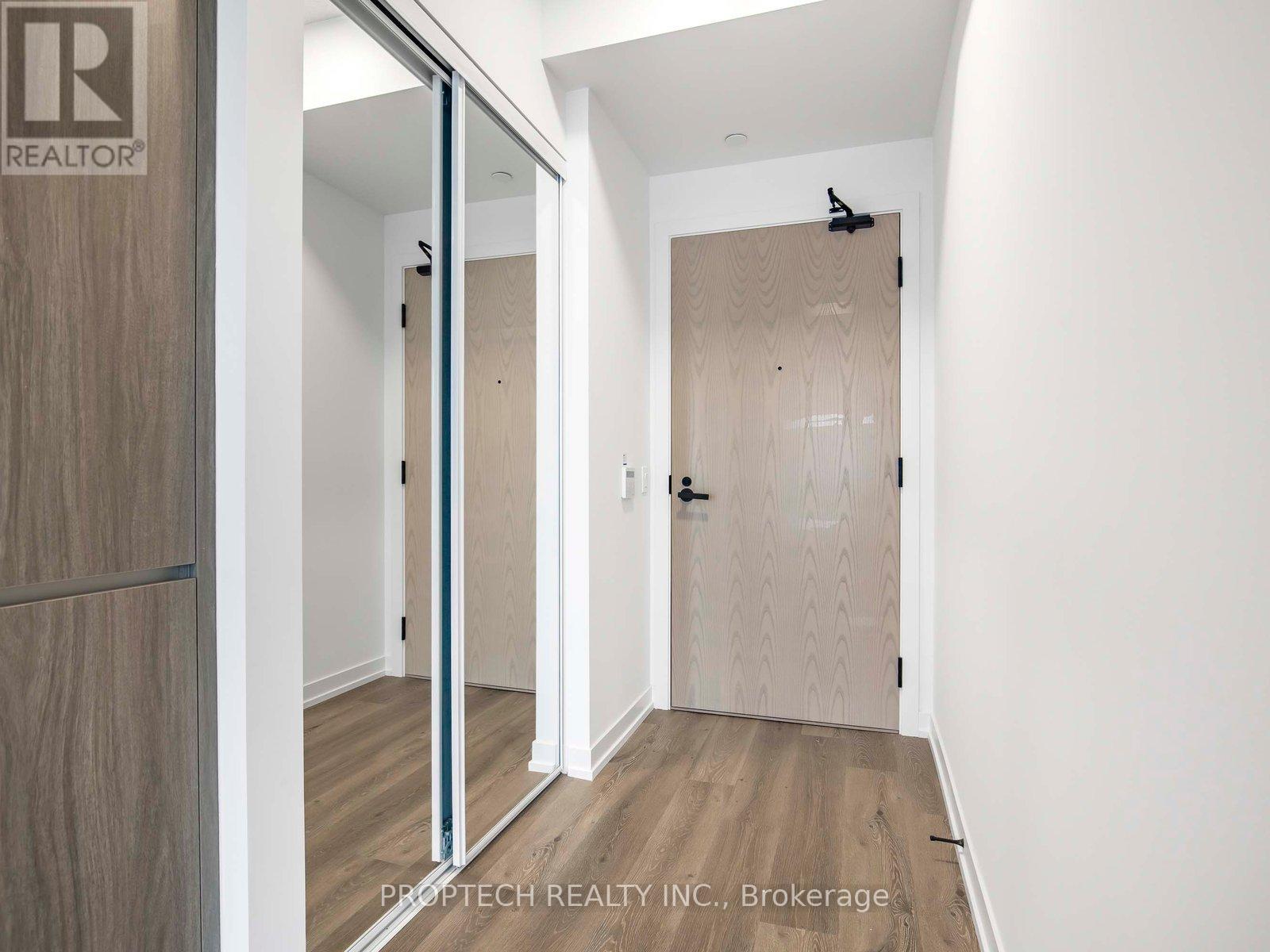 28 Interchange Way, Vaughan, Ontario  L4K 0P8 - Photo 2 - N12477848