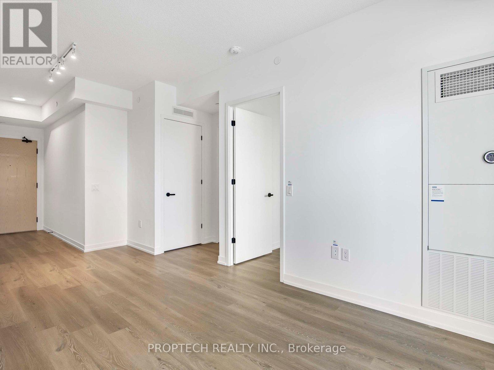 28 Interchange Way, Vaughan, Ontario  L4K 0P8 - Photo 6 - N12477848